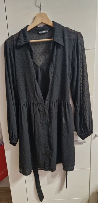 Sukienka czarna stradivarius