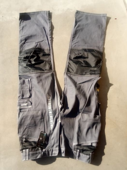 Mocne spodnie robocze nowe