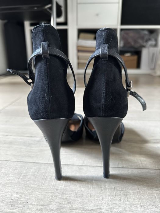 Damskie czarne buty na obcasie marki RAGE AGE