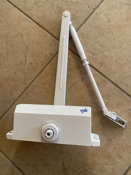 Доводчик двери USK для дверей 40-80 кг