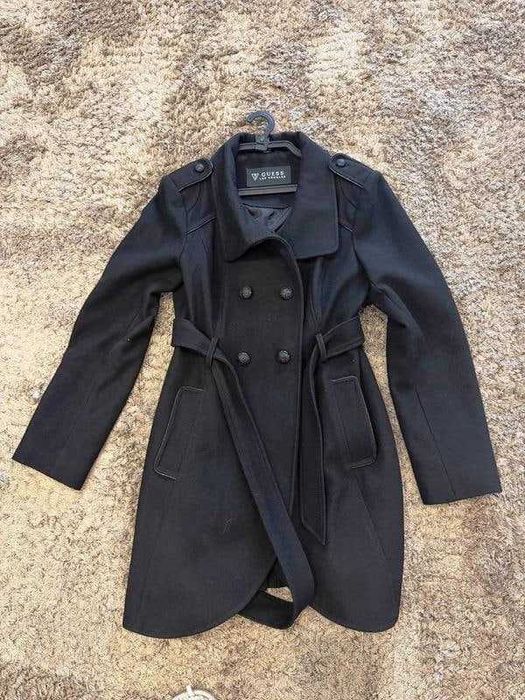 продам тепленький плащик у  ідеальному стані , супер якість