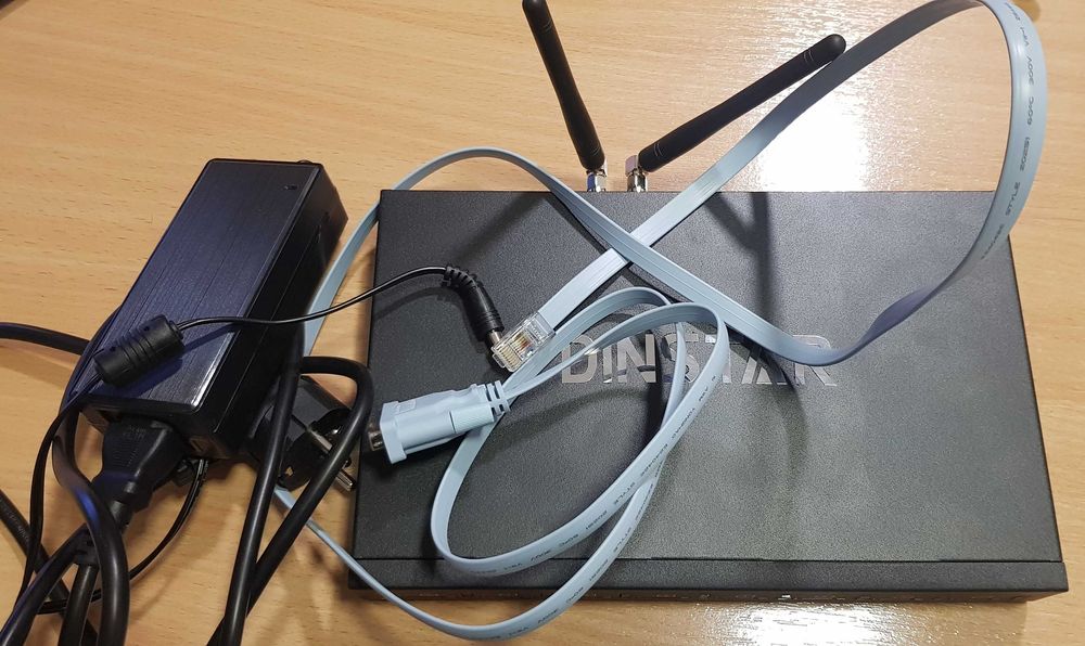 VoIP шлюз DINSTAR UC-2000-VE-4G