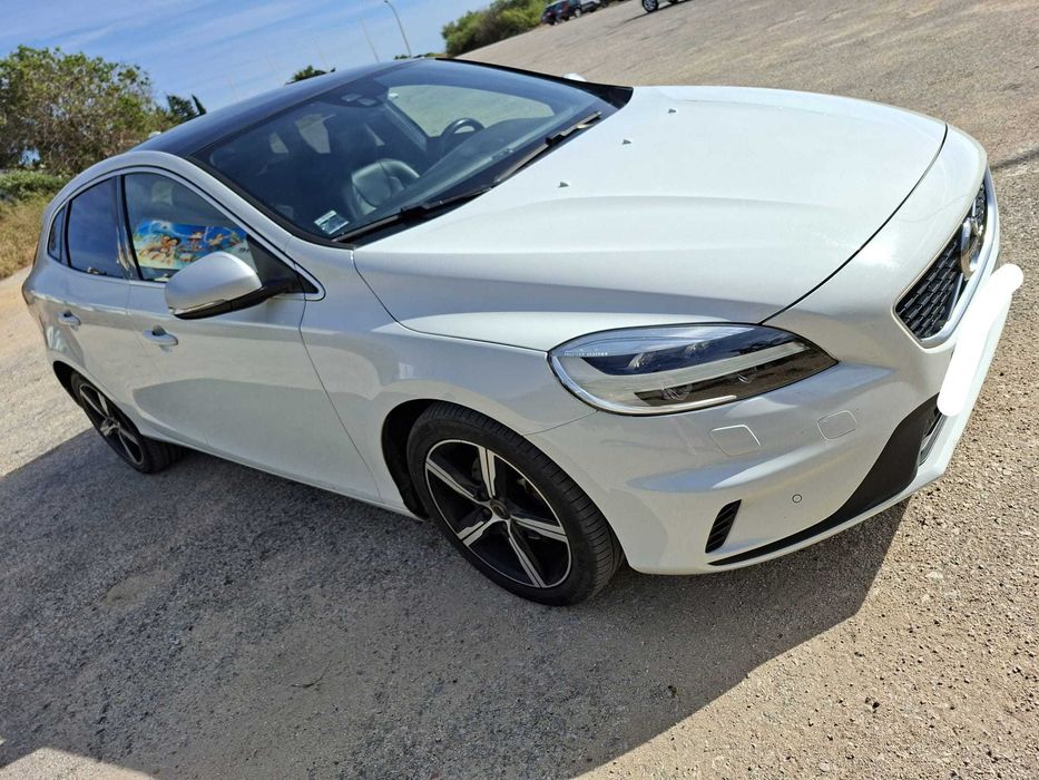 Volvo V40 R-Design 2016 – Full Extras - 117.279 km
