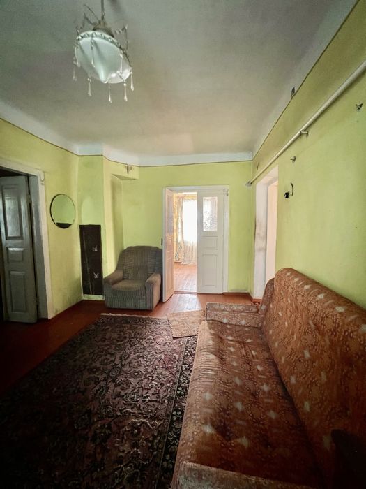 Продам будинок + 6 сот. землі  в м. Шепетівка