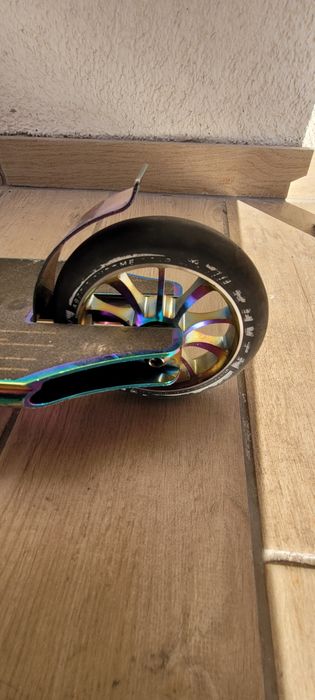 Hulajnoga RAVEN Evolution Code Series Neochrome 120mm – świetny stan