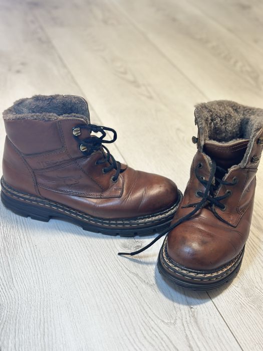 Продам черевики зимові у гарному стані ………..