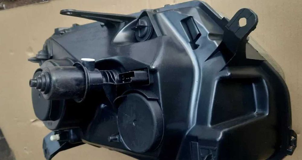 Фара ліва Renault Duster 10-15 рік