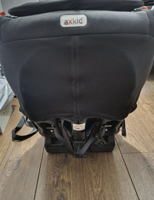 Fotelik Axkid Kidzone 9-25kg tyłem i przodem do kierunku jazdy
