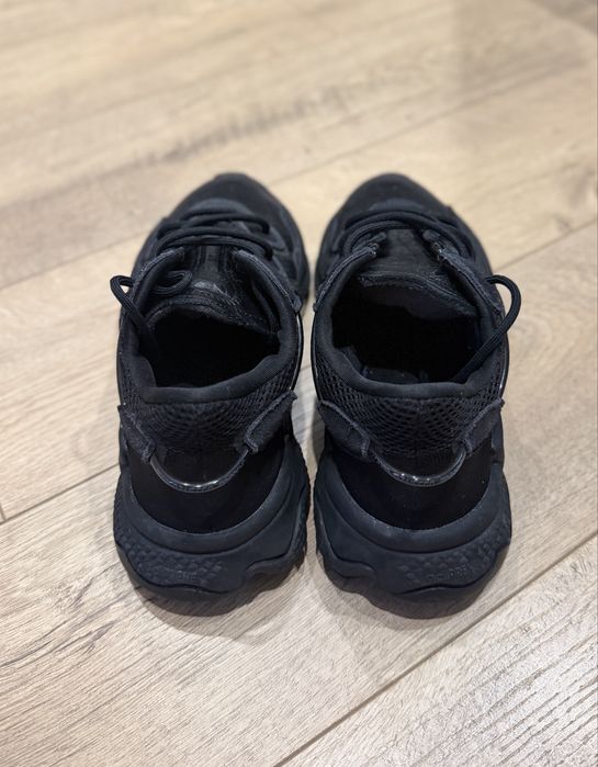 Adidas OZWEEGO жіночі