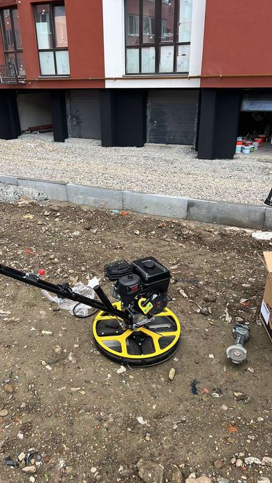 Затирочна бензинова машина для бетону Briggs & Stratton PT24 XR 5.0: П