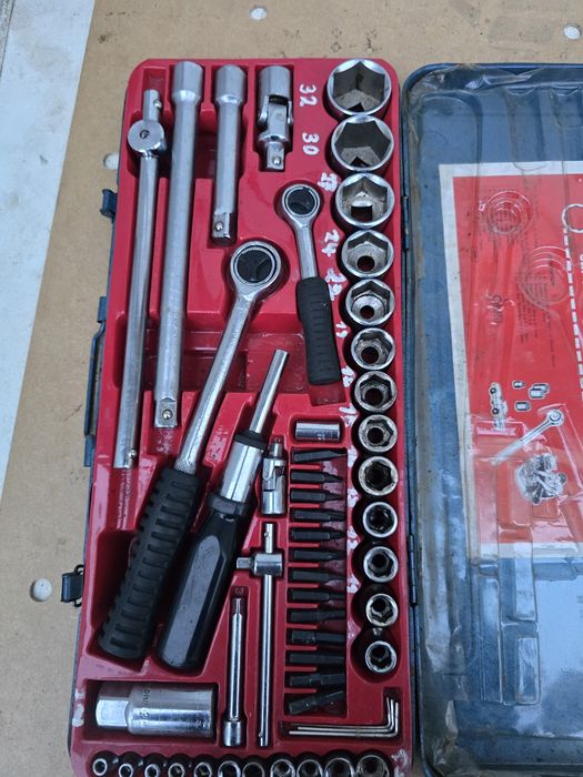 Komplet kluczy nasadowych- niemiecki.