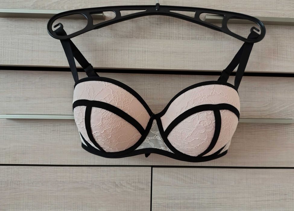 Nowy biustonosz H&M, 75 C, kolor Pudrowy Róż, typ Balkonetka.