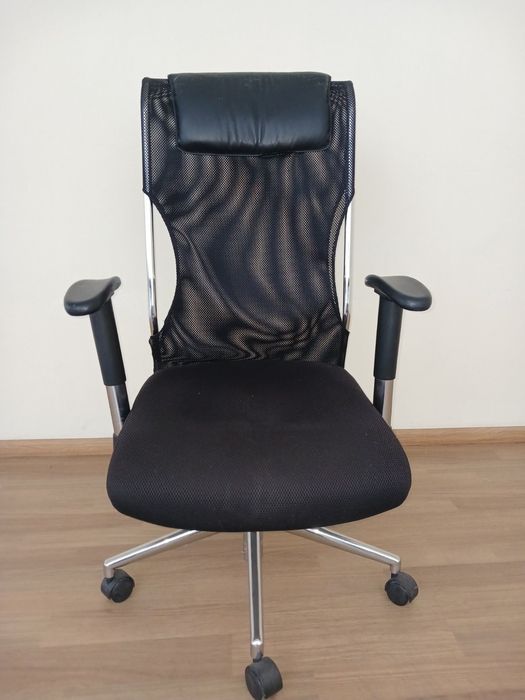 Кресло офисное отличное состояние