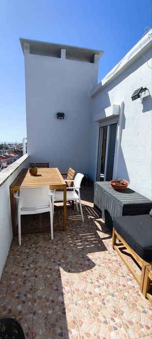 T1+1 com terraço e vista rio na Ajuda