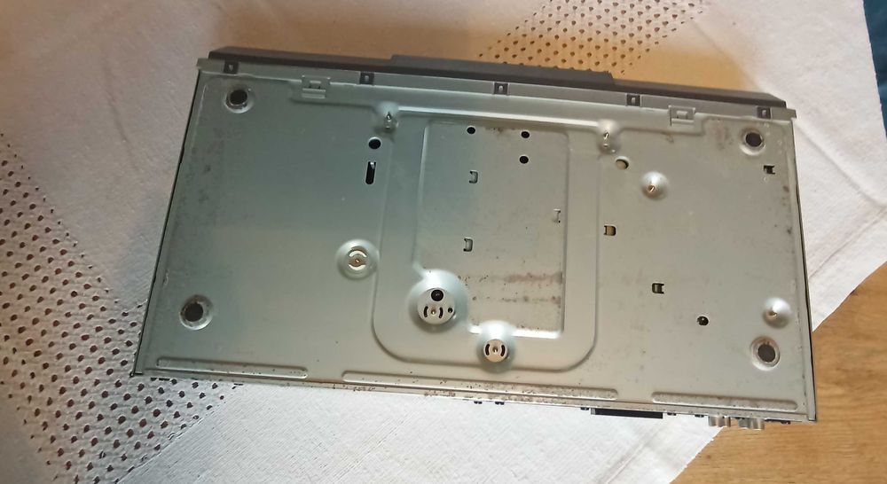 Odtwarzacz DVD/CD Panasonic, model DVD-S47 w zestawie.