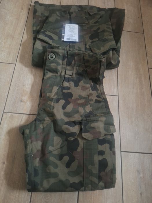 Sprzedam mundur polowy wzór 124P MON rozmiar M/R