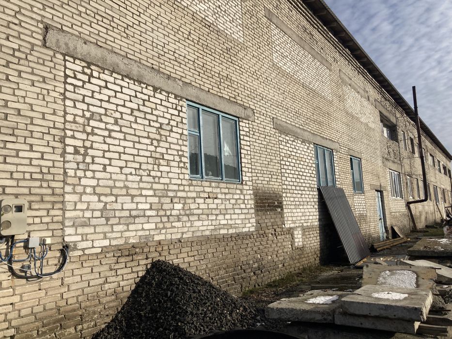 Продам приміщення для виробництва або складів