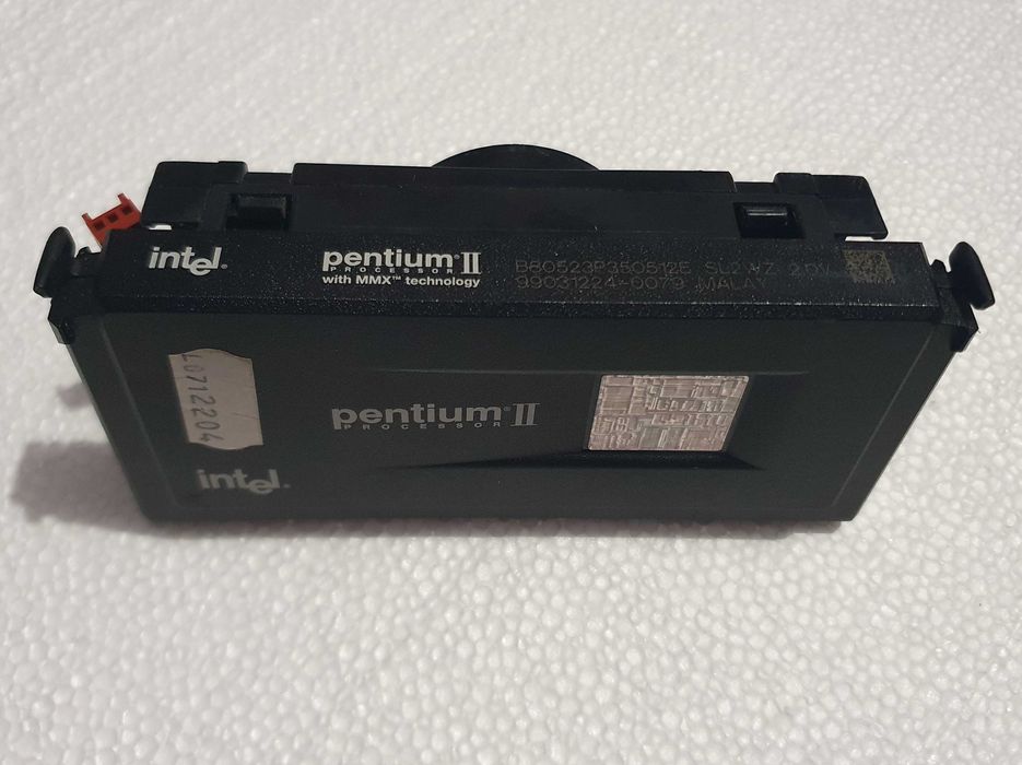 Processador vintage - Intel Pentium II MMX
