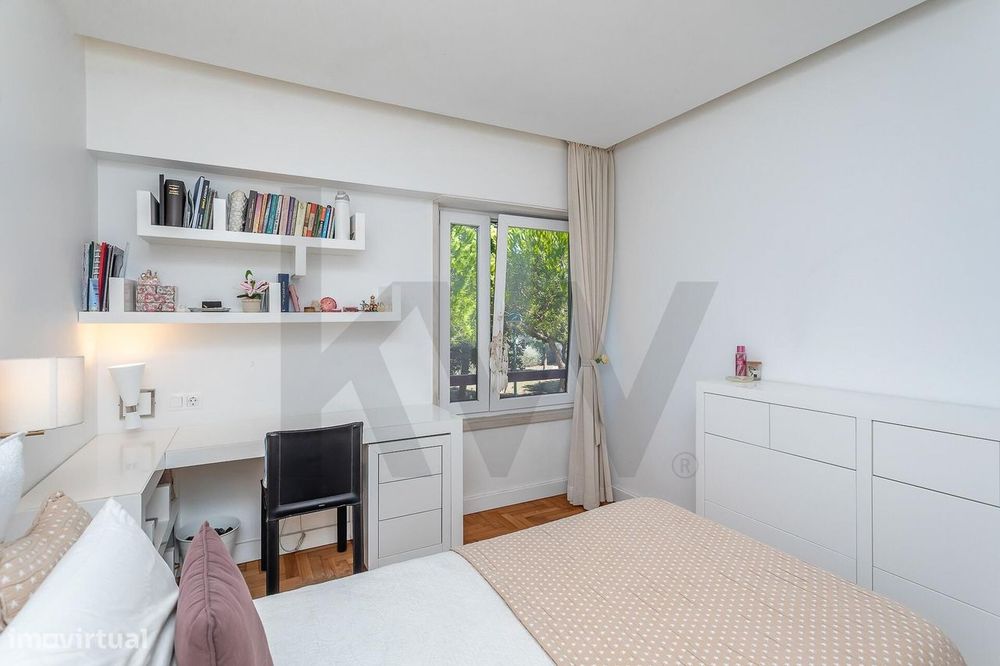 Apartamento T4 |  Parque dos Poetas l Terraço  com 50m2 e Box com  2 l