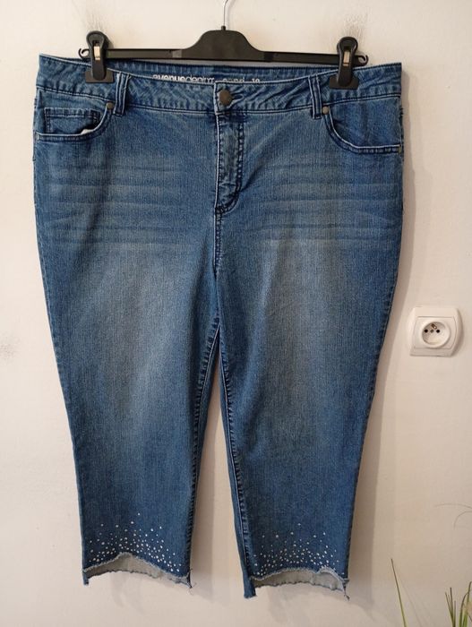 Rozciągliwe rybaczki jeansowe wysoka talia rozmiar 48 Avenue