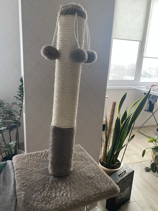 Кігтеточка висотою 67 см