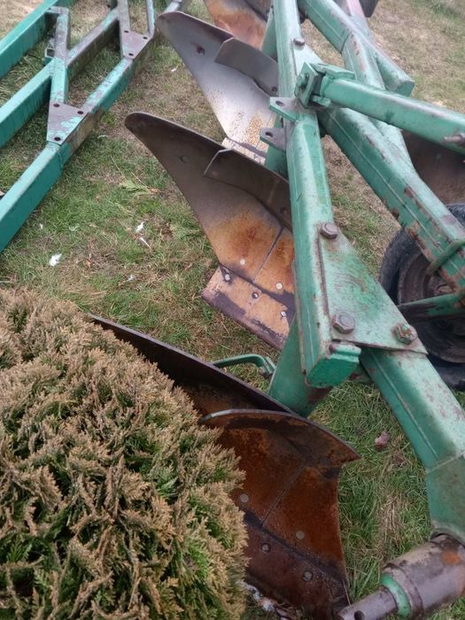 Продам плуг 4по 30