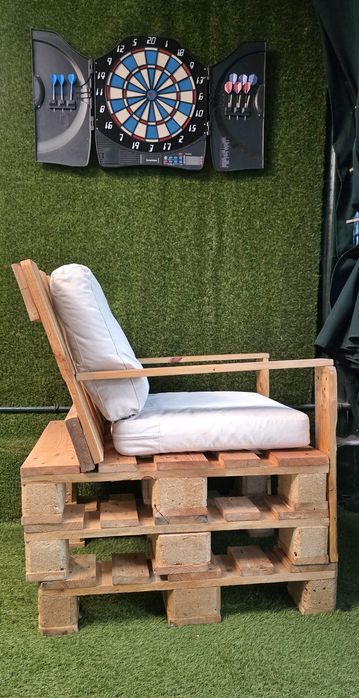 Vendo Cadeirão de Paletes