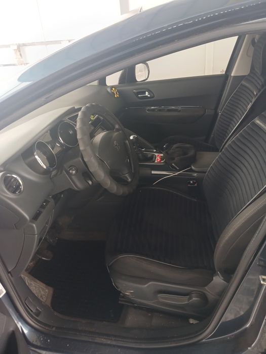 Пежо 3008 в хорошому стані