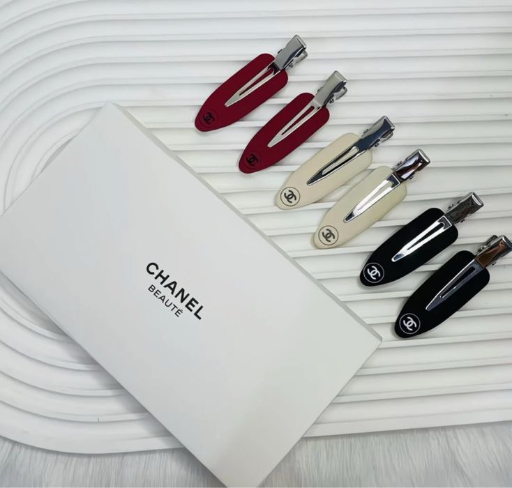 Набір заколок chanel шанель