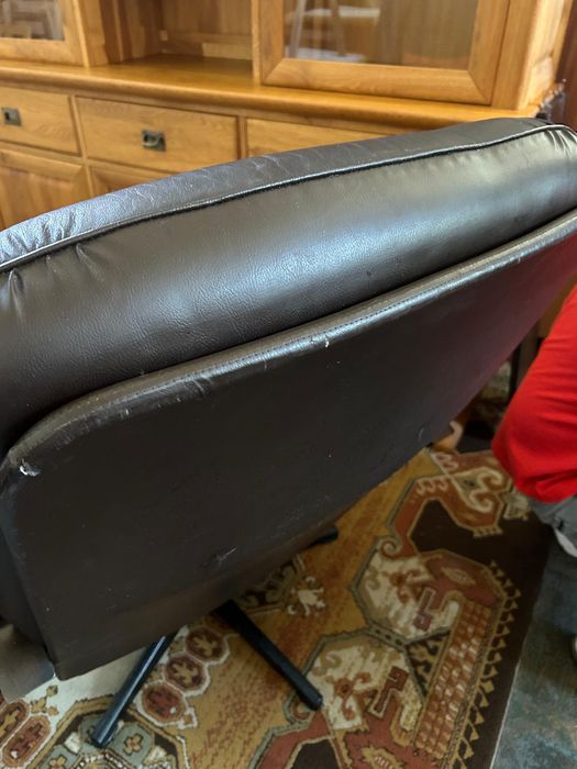 Skórzany  obrotowy fotel vintage