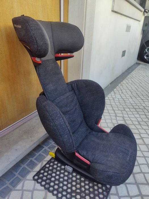 Cadeira auto Bébé Confort Rodifix Air Protect Isofix Grupo 2/3. 
Confortável e segura para o seu bebé durante as viagens de carro.

A Rodifix da Bébé