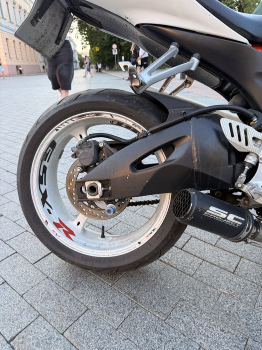 Suzuki GSX-R600 k6