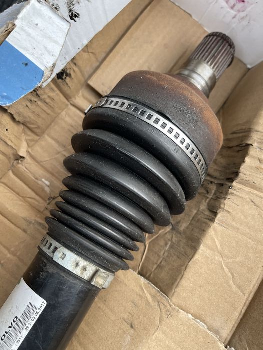 Напіввісь Volvo XC60 1 FL передня права