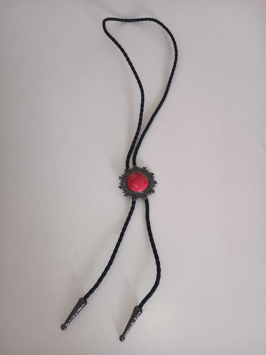 Krawat bolo kowbojski czerwony męski 50cm