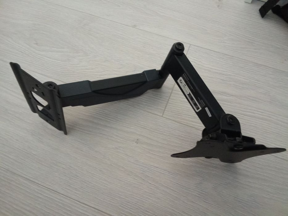 TV electronia 24 polegadas só com suporte de parede