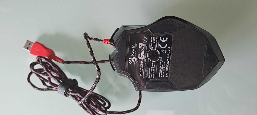 Rato Bloody V7 + Tapete