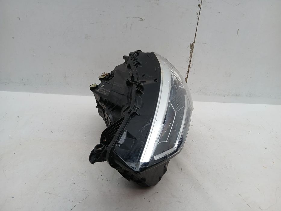 Ótica / farol esquerda AUDI Q3 (F3B)