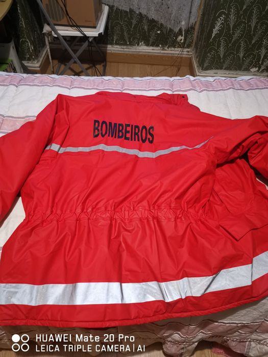 Vendo blusão impermeável bombeiros novo