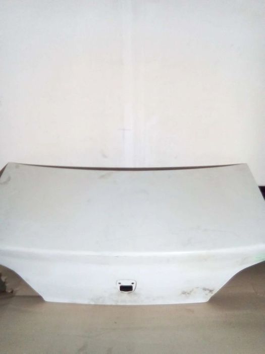 Tampa Da Mala Peugeot 406 (8B)