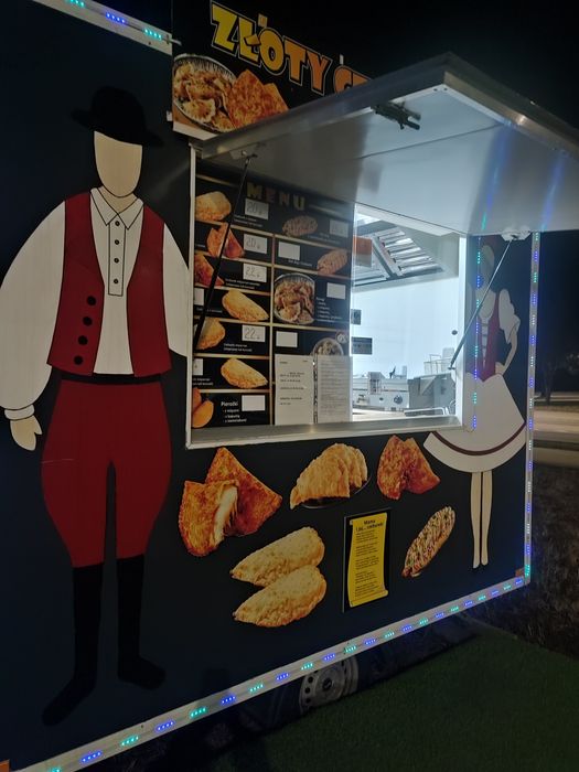 Sprzedam przyczepę gastronomiczną