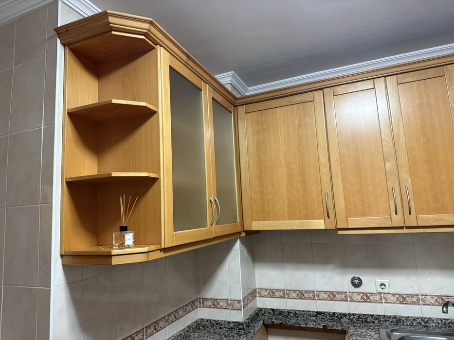 Cozinha em boa madeira