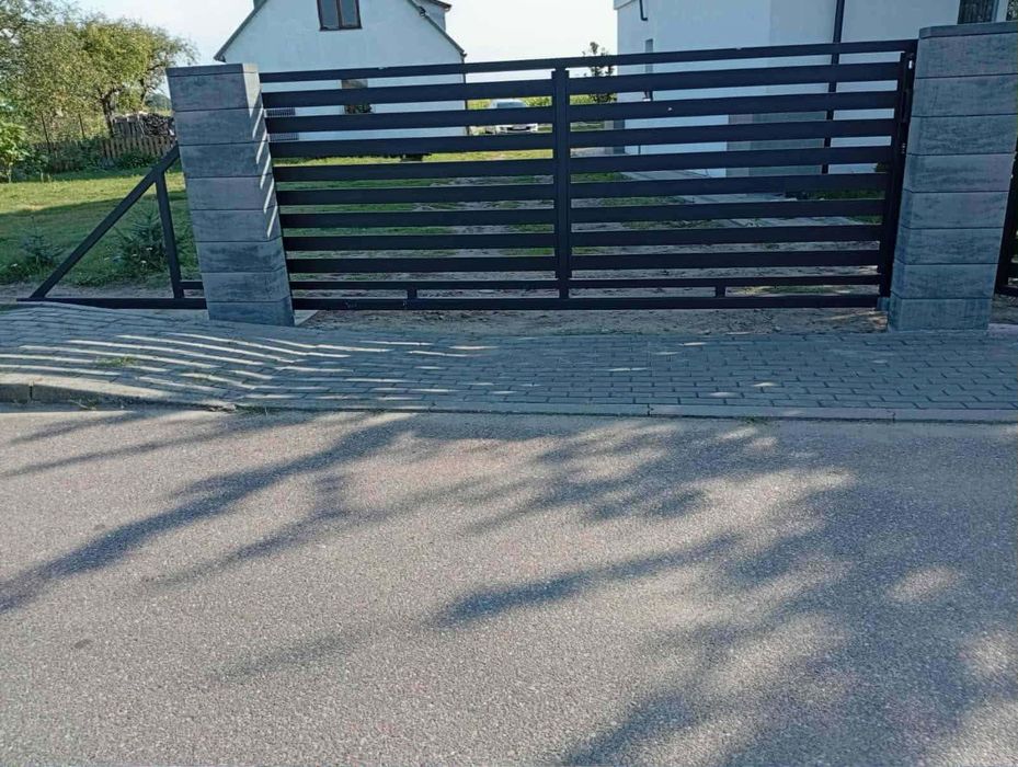 Sprzedam bramę skrzydłowa 4m solidna
