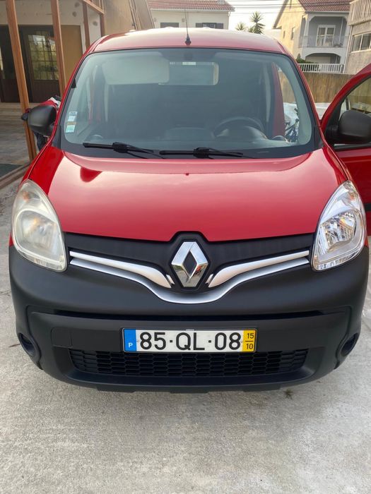 Vendo renault kangoo com pintura nova