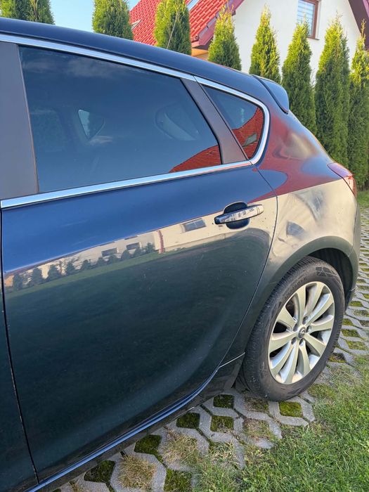 Opel astra J 1.4 T 2011 rok