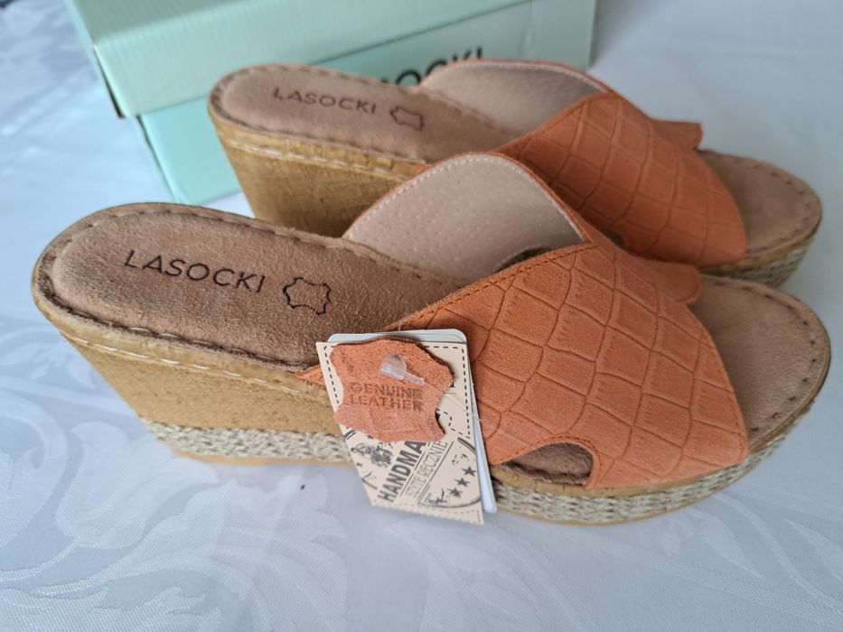 Lasocki sandały klapki na koturnie skórzane pomarańczowe 40
