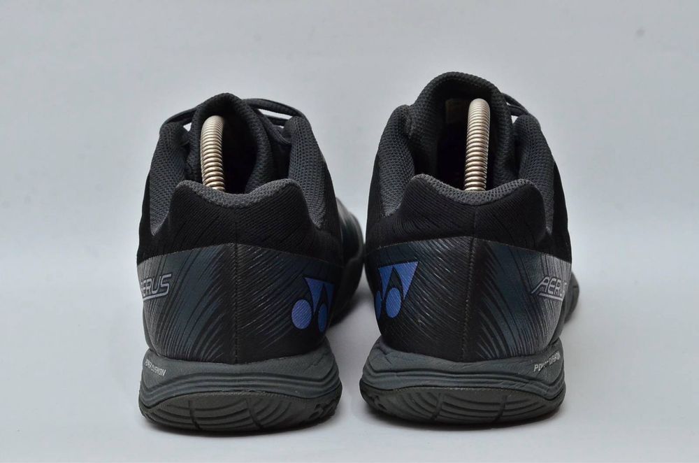 Yonex aerus 42р кроссовки для тенниса бадминтона зала