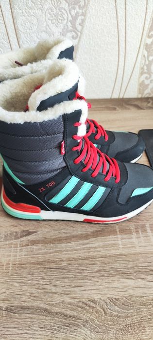Зимові черевики adidas