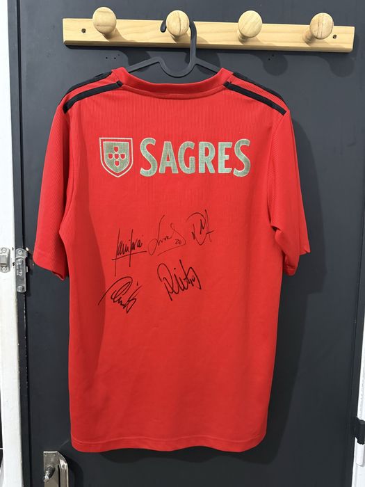 Camisola SLBenfica autografada