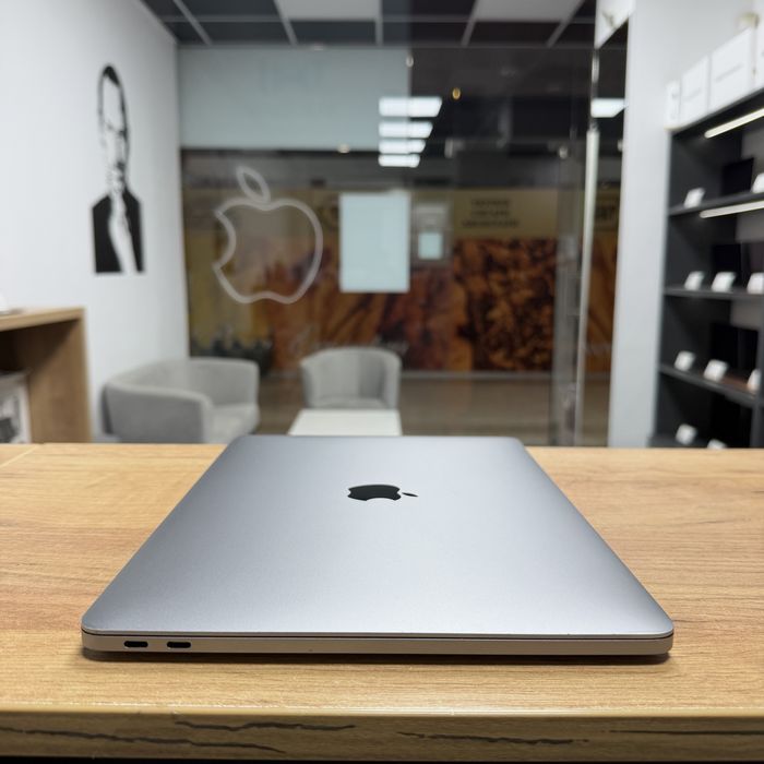 MacBook Pro 2017 { i5 | 8gb | 256 ssd } ідеальний стан . 40734SV