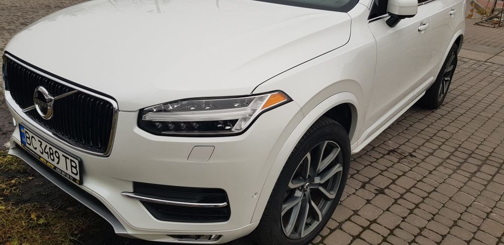 Кросовер Volvo XC90 2
